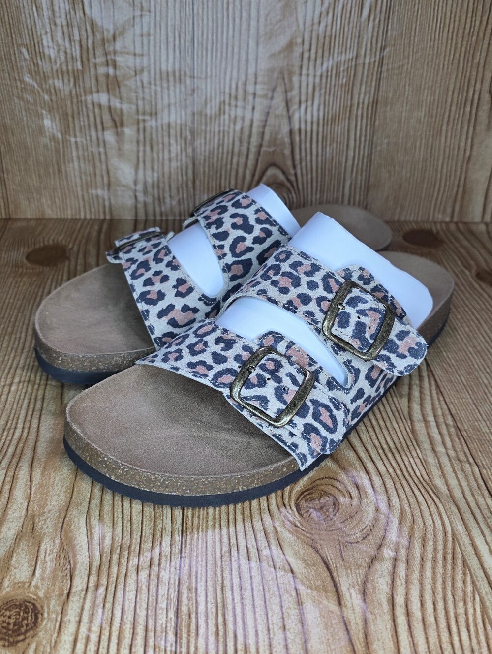 White Mountain Footbeds Leopard Leather Sandals‎ Size 10